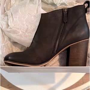 Beautiful leather boots never worn still in wrapping black